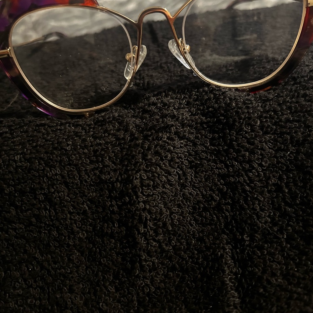 Red toned frames - Picture 2 of 2